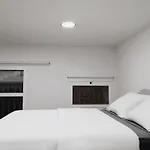 Homeforguest Bioma Modern & Minimalist Apartment
