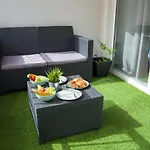 Home2Book Modern Center Apartment With Terrace
