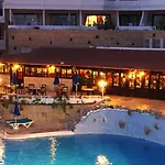 Nice Apartment On The Golf Course By The Beach