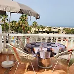Stylish And Private 1 Bed Apartment In San Eugenio