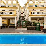 B16 Windsor Park, Exclusive Sea View, Heated Pool
