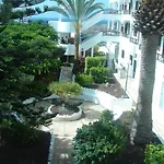 Coastside Apartment, Amarilla Bay