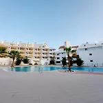 2 Suite Bedrooms Heatedpool Aircon Los Cristianos