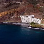 Beachfront Apartment In Paradise