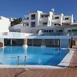Jacuzzi Suite, Pakito