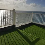 Precioso Atico Con Mucho Encanto Y Vistas Al Mar.