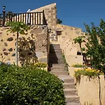 Hibiscus Cottage