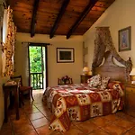 Hibiscus Cottage