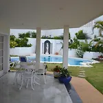 Villa Famosa 2