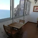 Apartment On The Beach And Ocean Sounds