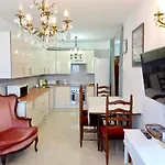 Cosy Apartment With Rooftop Terrace And Wifi