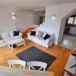 Beautiful Renovated Beach House With Panoramic Seaviews