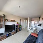 Apartamento Centrico En Candelaria, Con Piscina.