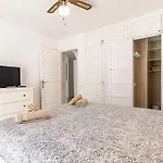 Beautiful Location Parque Santiago 1