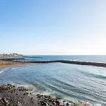 Fantastic Apartment In The First Line Of The Sea, Wifi Free