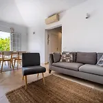 Cozy And Charming Villa With Pool