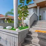 Villa Torriani With Heated Pool Ph11