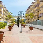 Family Home Near Ocean Los Cristianos Lovetenerife