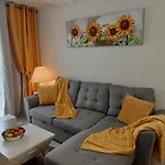 Jacuzzi House Sunflower