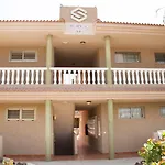 Navy Apartment, El Poris