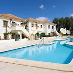 Stylish Design With Ocean, Pool View, King Size Bed, Wifi, Smart Tv, Free Parking 2 Pools Access