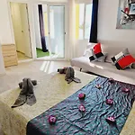 Daniel Beachfront, 2 Rooms Wifi Free