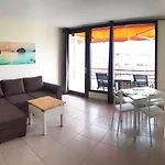 Seaview Apartment Near The Beach