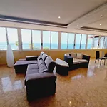 First Line Of The Ocean, 3 Bedrooms & Free Wifi