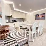 3-Bed Flat, Ocean Garden, Heated Pool Parking