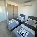 Ocean Garden Sunset Apartment - Heated Swimming Pool Free Wifi