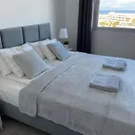 Ocean Garden Sunset Apartment - Heated Swimming Pool Free Wifi