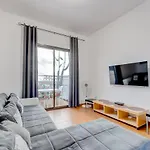 3 Bedrooms Townhouse Lively Area Close To A Beach