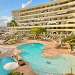 Enjoy A Sunny Apartment With Pool Next To The Sea