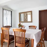 Casa Tom - Spacious Holiday Home With Heated Pool