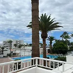 Apartamento En Edificio Villaflor San Eugenio Bajo Vistas Al Mar