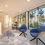 200M² New Villa B With Private, Heated Pool And Amazing Ocean View.