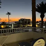 Apartamento En Edificio Villaflor San Eugenio Bajo Vistas Al Mar