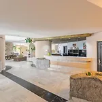 32 Green Park Amazing Bright Studio With Pool