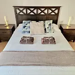 Spacious Chalet Next To The Sea - Airport