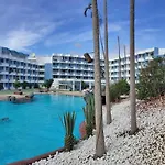 Tropical Green Park - Piscina - Parking - Edificio Corbeta