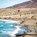 Alquilaencanarias-Medano Colon Center, Near The Beach