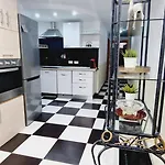 Elegant 3 Bedrooms, Wifi Free