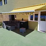 Apartment Mit Schoener Aussicht Und Terasse
