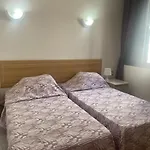 Apartment 8A1 Victoria Court 1