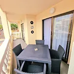 Rhea Calista Apartament