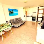 Apartment Near The Ocean