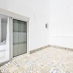 1 Moderno Edificio Emilia