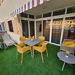 Fayser 108 Beachfront With Direct Pool Access From Terrace