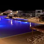 Bright Apartment With Pool In Tenerife South