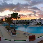 Bright Apartment With Pool In Tenerife South